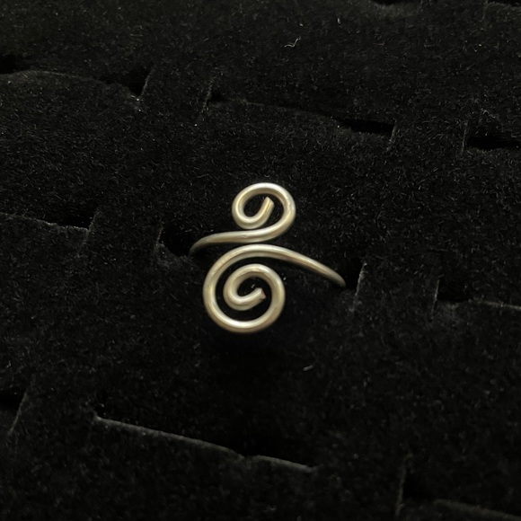 swirl ring - Picture 2 of 4